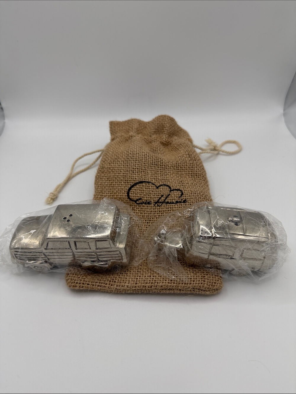 SUV/Airstream Salt and Pepper Shakers Set